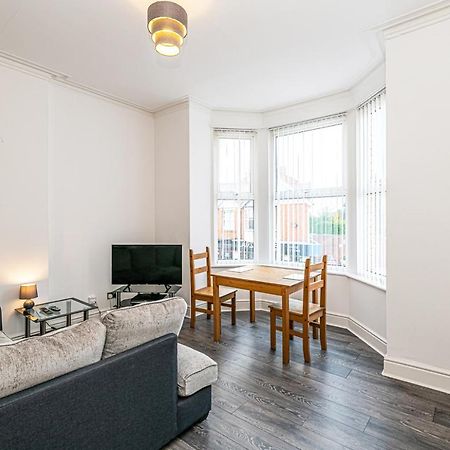 One Bedroom Holiday Apartment Colwyn Bay Eksteriør bilde