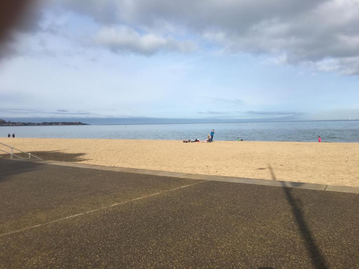 One Bedroom Holiday Apartment Colwyn Bay Eksteriør bilde