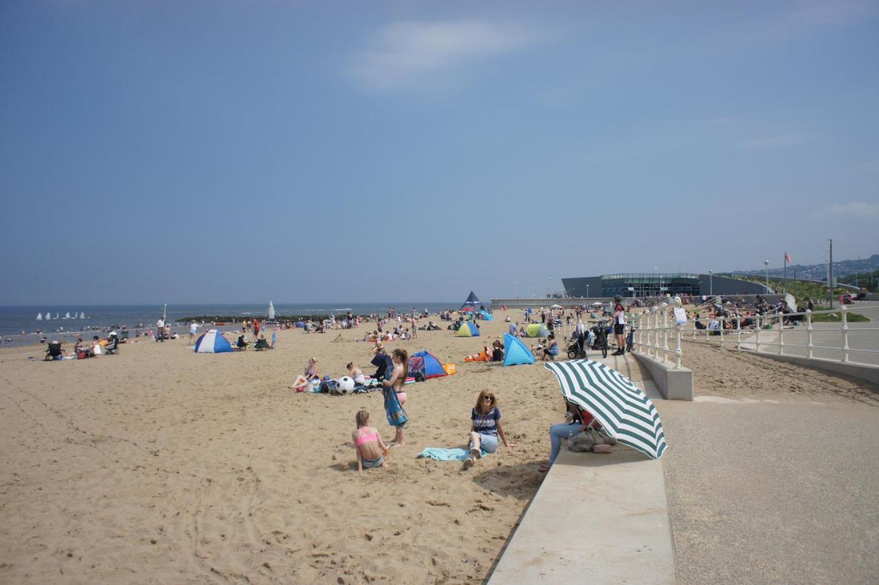 One Bedroom Holiday Apartment Colwyn Bay Eksteriør bilde