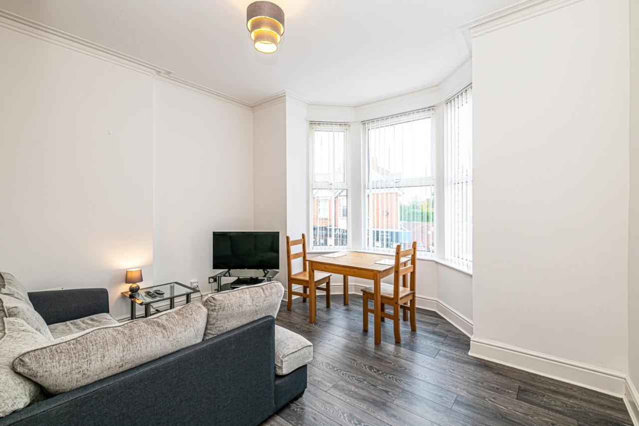 One Bedroom Holiday Apartment Colwyn Bay Eksteriør bilde
